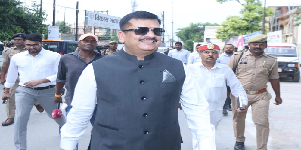 13 IAS officers transferred by the UP government 13 IAS officers transferred by the UP government